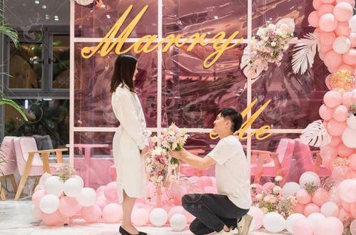 求婚现场,星空下，他向她许下了永恒誓言